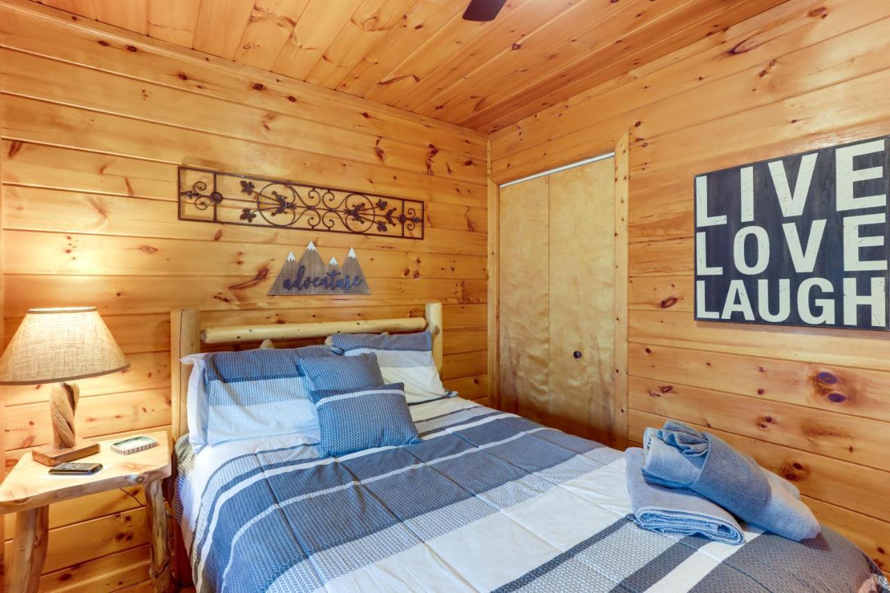 Blue Ridge Cozy Cabin In The Woods With Hot Tub! Extérieur photo